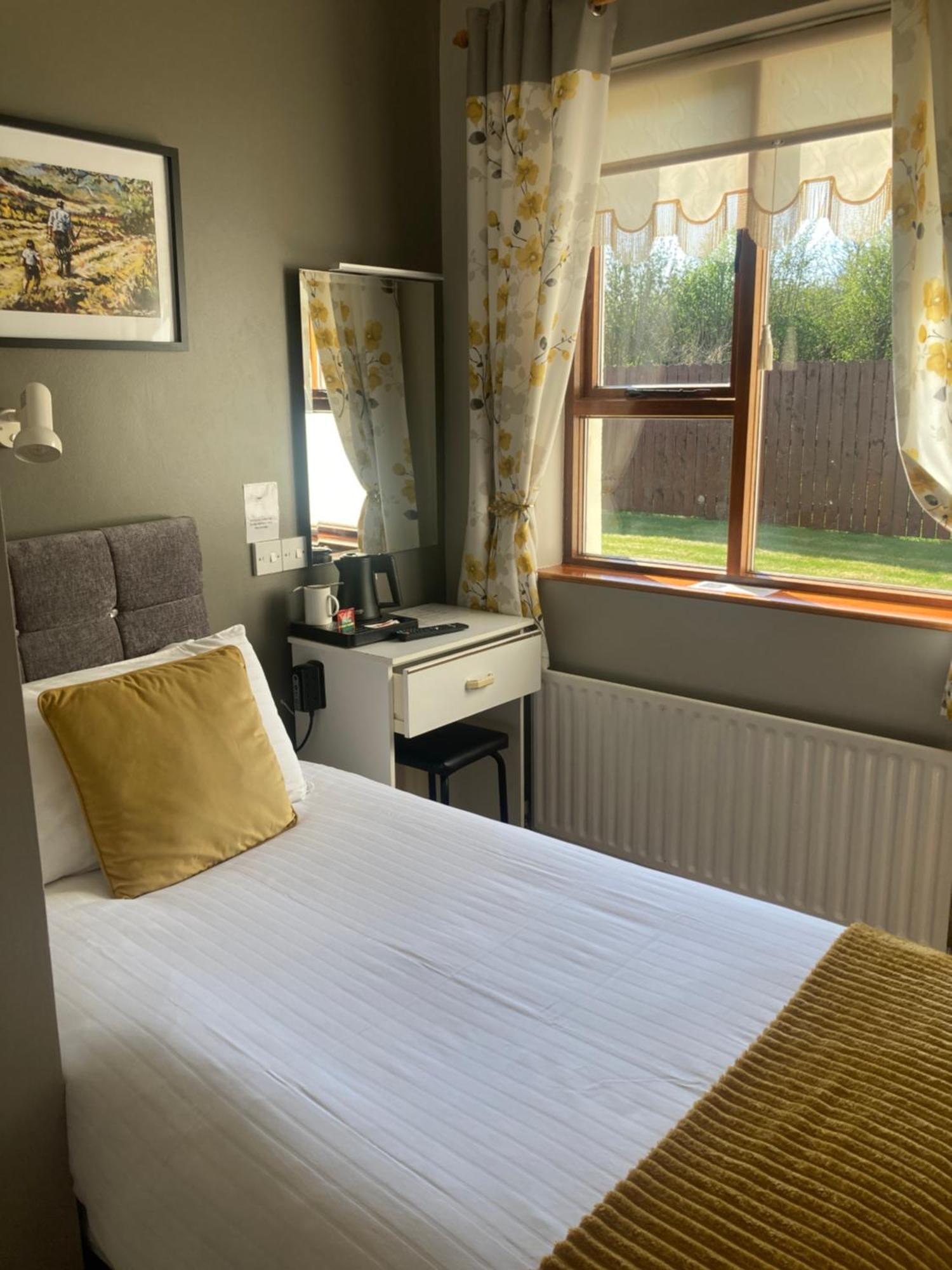 באליבופי Steeple View B&B Guesthouse Donegal - Newly Renovated In 2023 מראה חיצוני תמונה